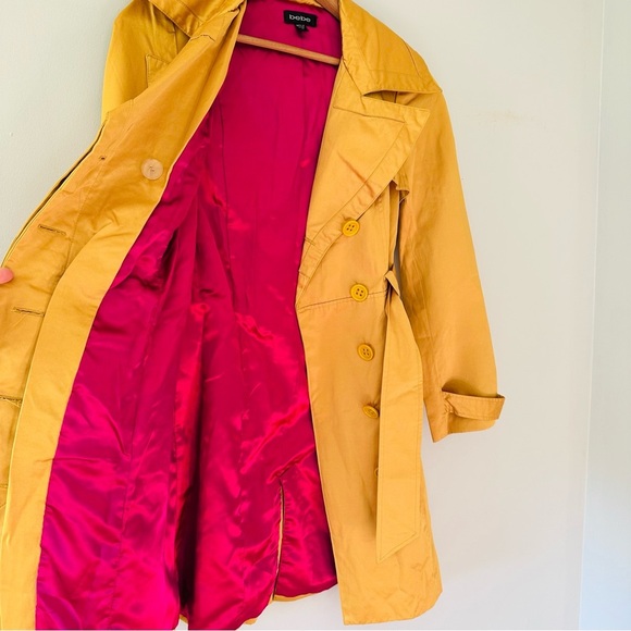 Bebe Retro Yellow Gold Mini Button Front Trench Coat w/ Hot Pink Lining Size XS - Picture 7 of 12